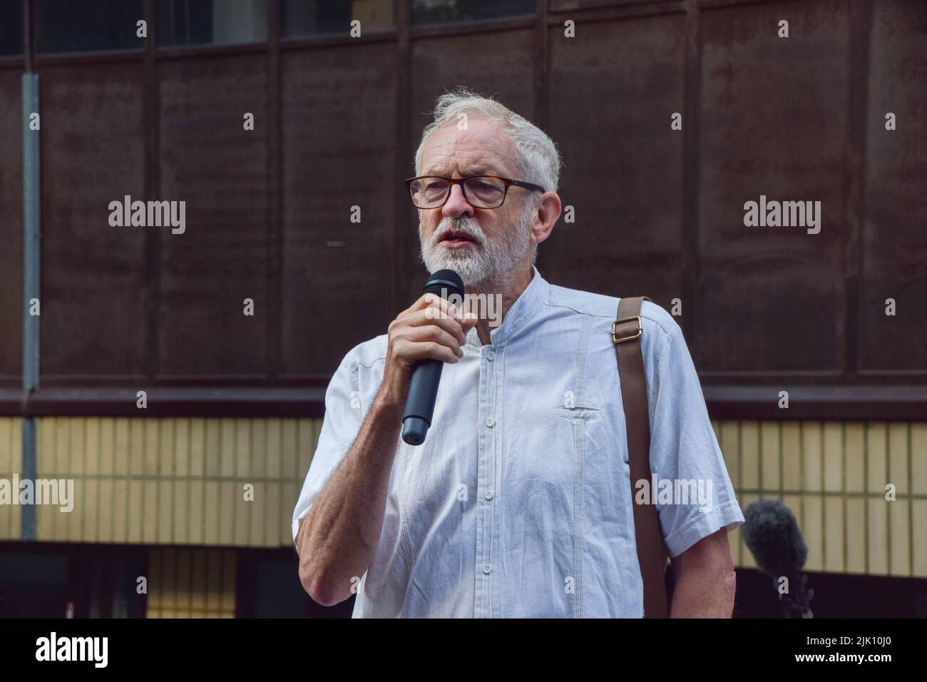 London, UK. 29th July 2022. Labour MP Jeremy Corbyn speaks at the CWU (Communication Workers Union) strike picket outside BT Tower. Thousands of BT and Openreach workers have staged walkouts over pay. Credit: Vuk Valcic/Alamy Live News Stock Photo