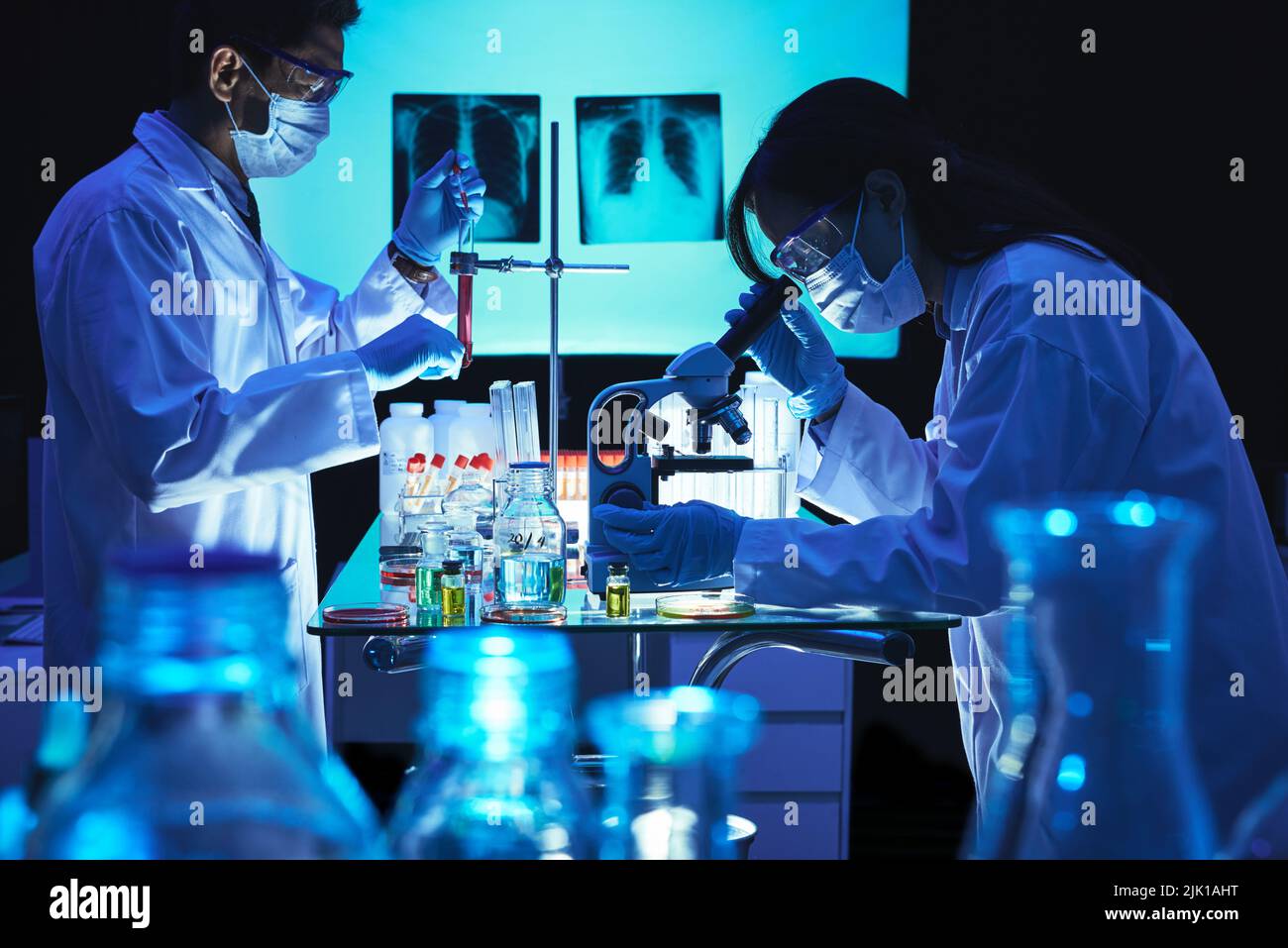Laboratory specialist hi-res stock photography and images - Alamy