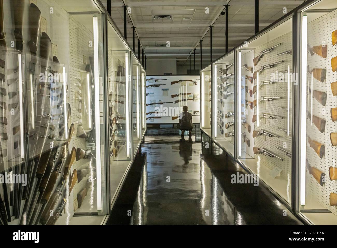 Claremore, Oklahoma - The Davis Arms & Historical Museum, which displays what it calls the world's largest private firearms collection. The weapons or Stock Photo