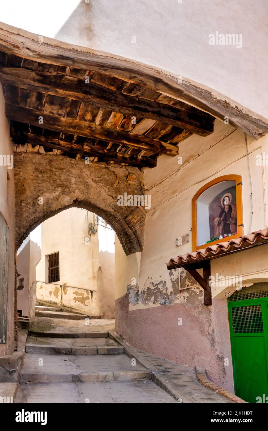 Medieval arch in the historic centre of Loreto Aprutino, Italy Stock Photo