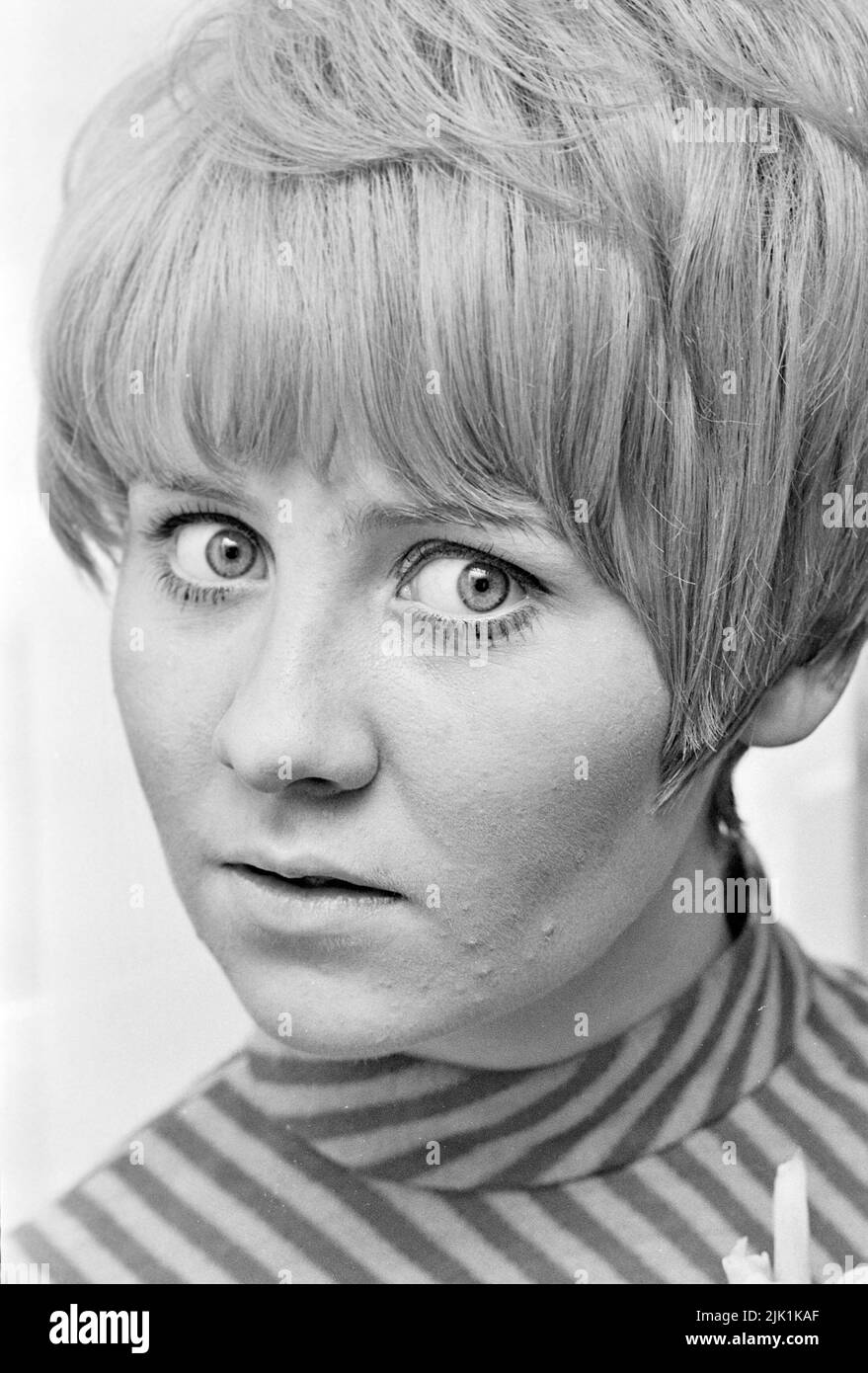 LULU Scottish pop singer at her north London home in August 1966. Photo: Tony Gale Stock Photo
