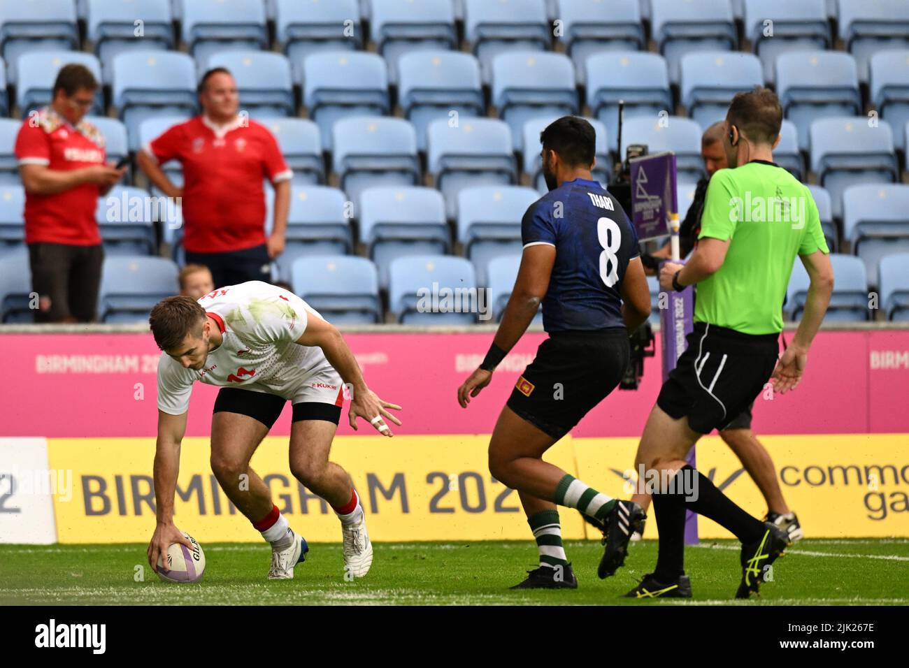 Charlton Kerr of England scores a try against Sri Lanka during the Rugby Sevens at the Commonwealth Games at Coventry Stadium on Friday 29th July 2022. Credit: MI News & Sport /Alamy Live News Stock Photo