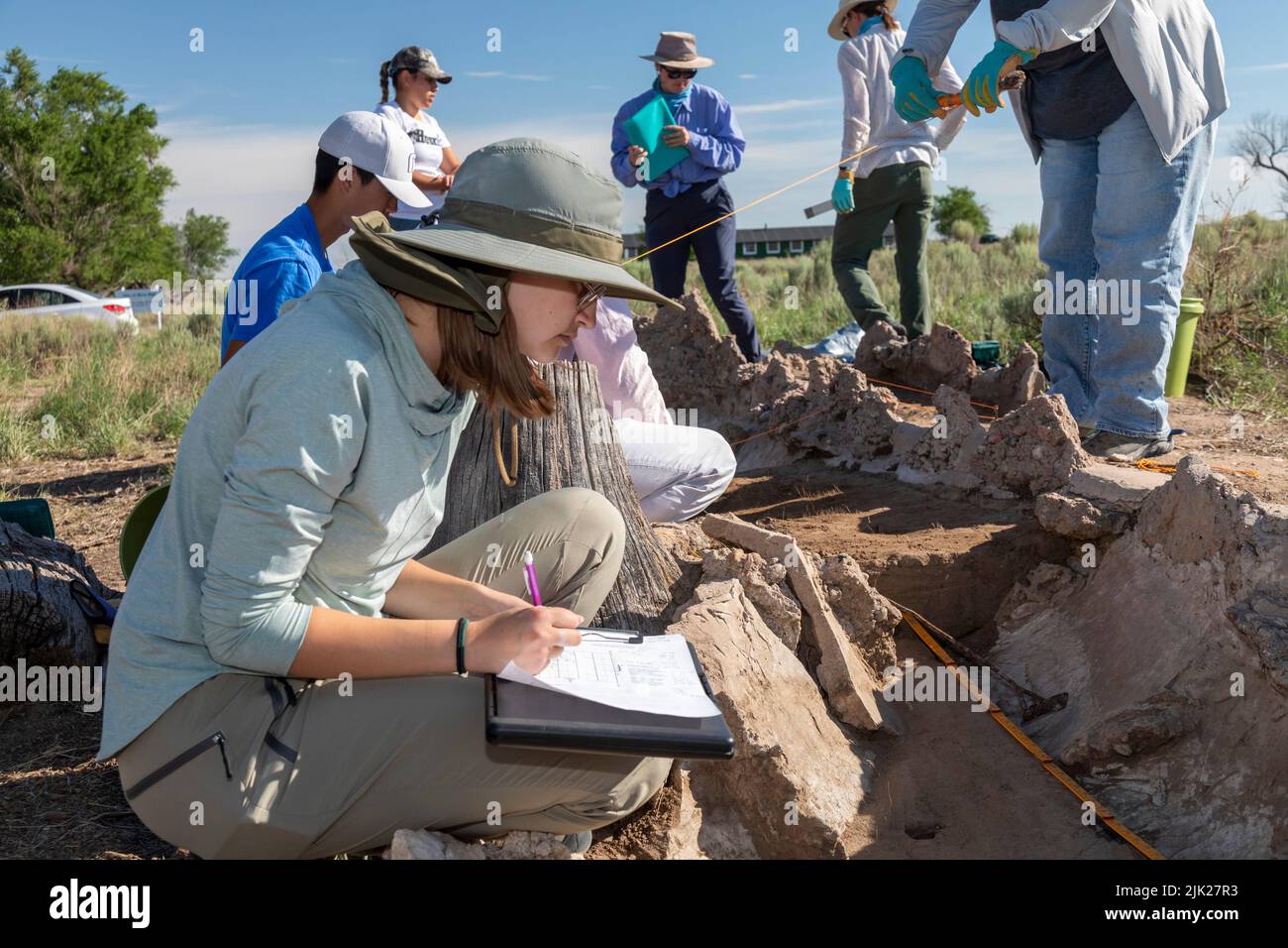 Granada, Colorado - The University of Denver Archaeology Field School at the World War 2 Amache Japanese internment camp. Camp survivors and descenden Stock Photo