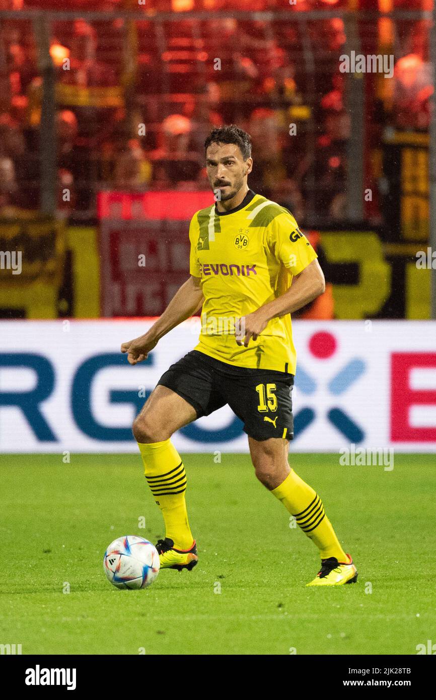 Mats HUMMELS (DO) gives away his jersey after the game, soccer 1st  Bundesliga, 29th matchday, Stock Photo, Picture And Rights Managed Image.  Pic. PAH-405454957