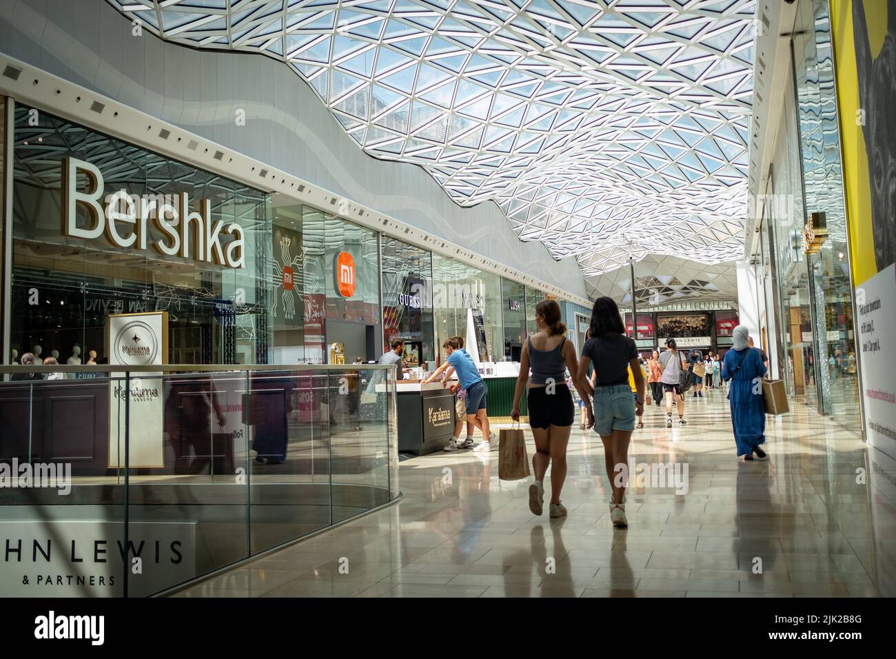 Westfield shopping mall hi-res stock photography and images - Page 28 -  Alamy
