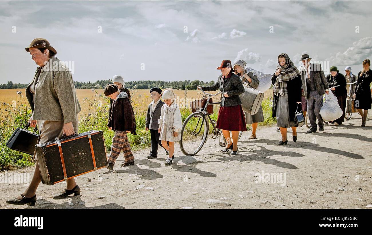 War and refugees hi-res stock photography and images - Alamy