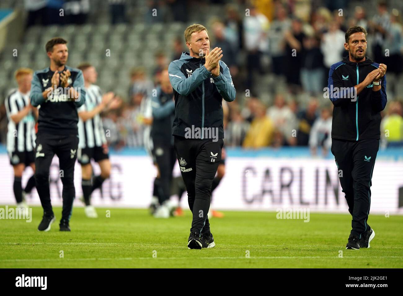 Newcastle manager Eddie Howe (centre) applauds the fans after the final whistle in a pre-season friendly match at St. James' Park, Newcastle. Picture date: Friday July 29, 2022. Stock Photo