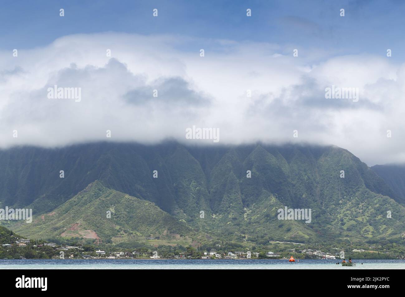Beautiful hawaii mountains hi-res stock photography and images - Alamy