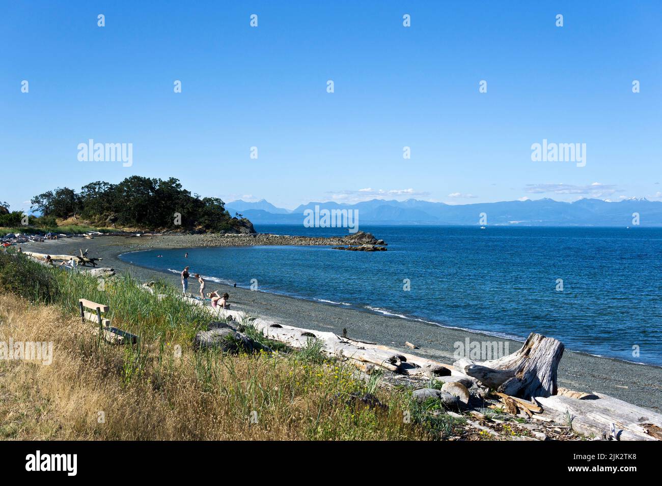 Coastline and beach along Pipers Lagoon Park in Nanaimo, British Columbia, Canada.  On Canada's West Coast in BC Stock Photo