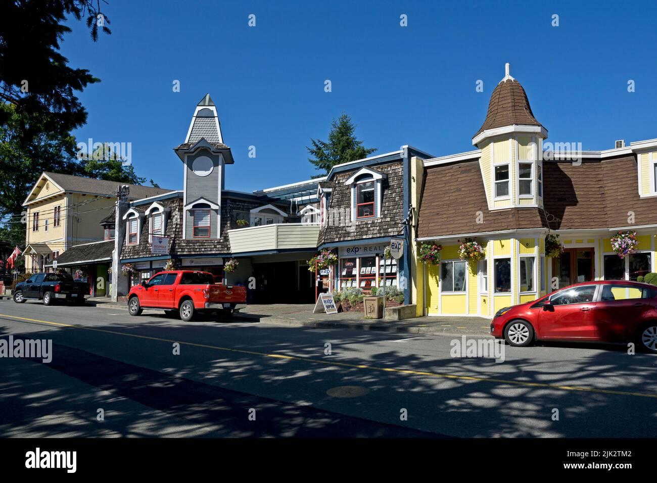 Quaint town of Chemainus, British Columbia, Canada, on Vancouver Island. Buildings and shops along Willow Street in Chemainus, BC. Stock Photo