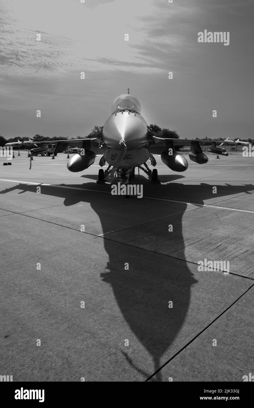 F-16 in the sun Stock Photo