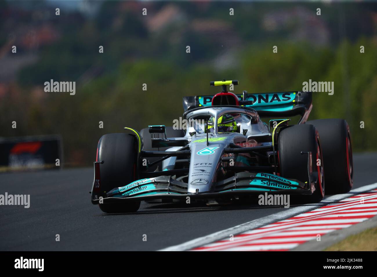44-lewis-hamilton-mercedes-amg-team-f1-during-the-hungarian-gp-28-31