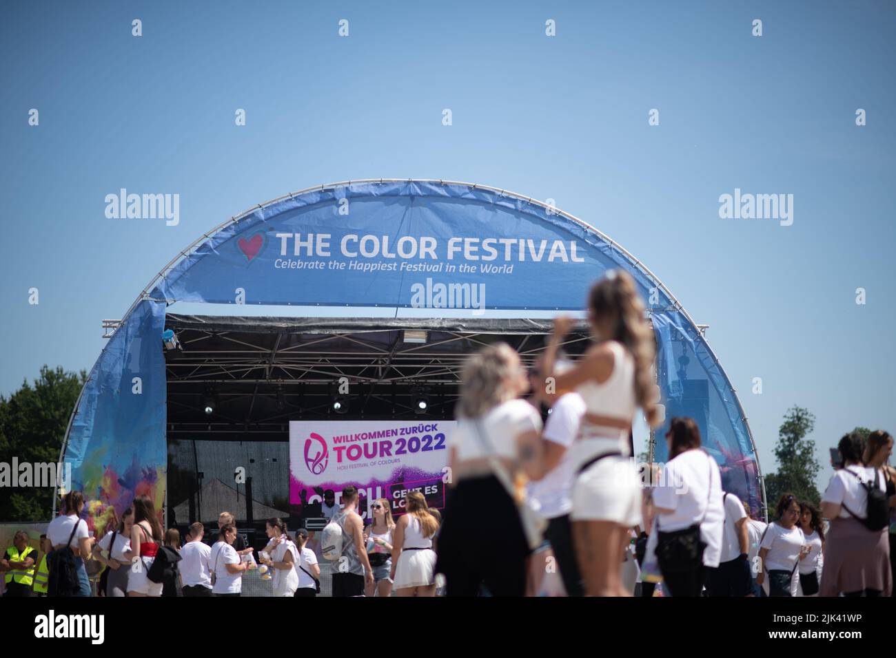 holi festival of colours neuss