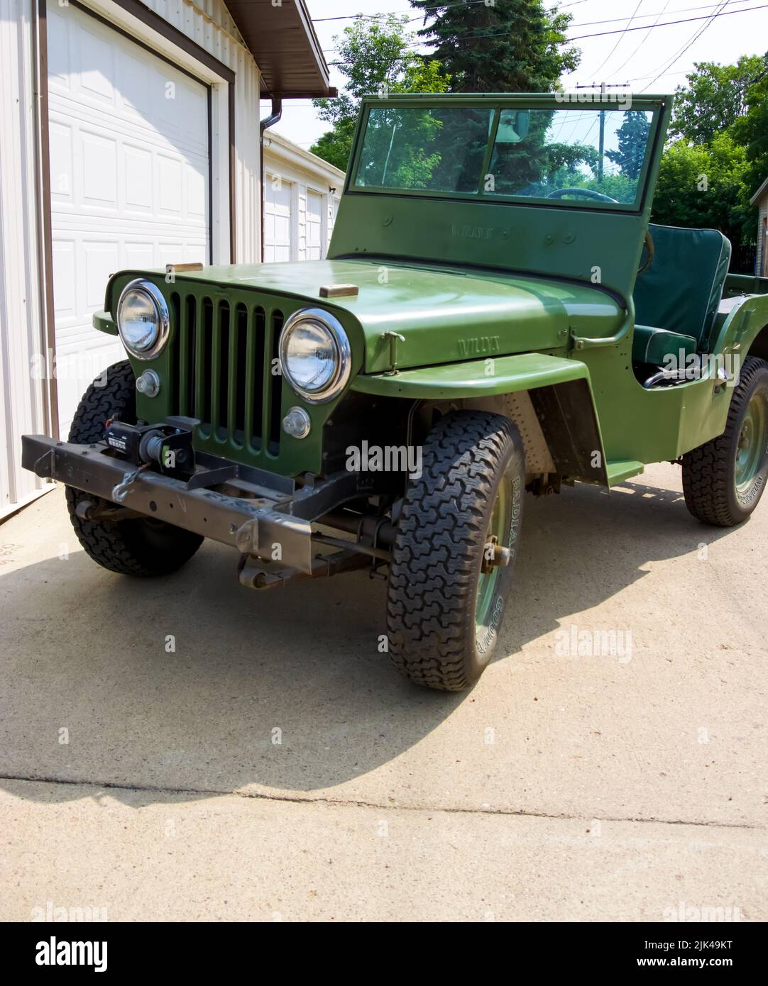 Vintage army jeep hi-res stock photography and images - Alamy