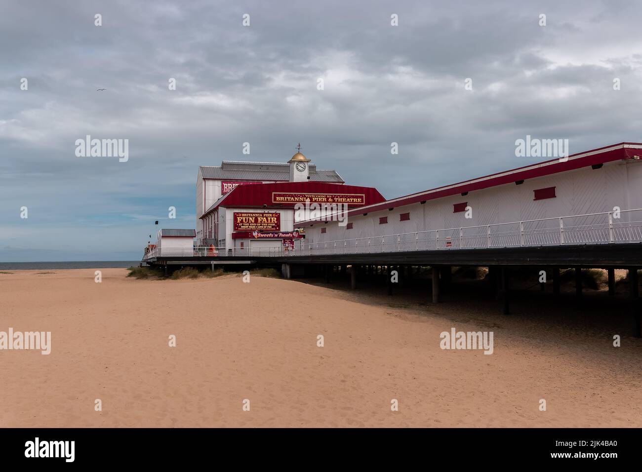 Great Yarmouth Pier, Norfolk Stock Photo Alamy