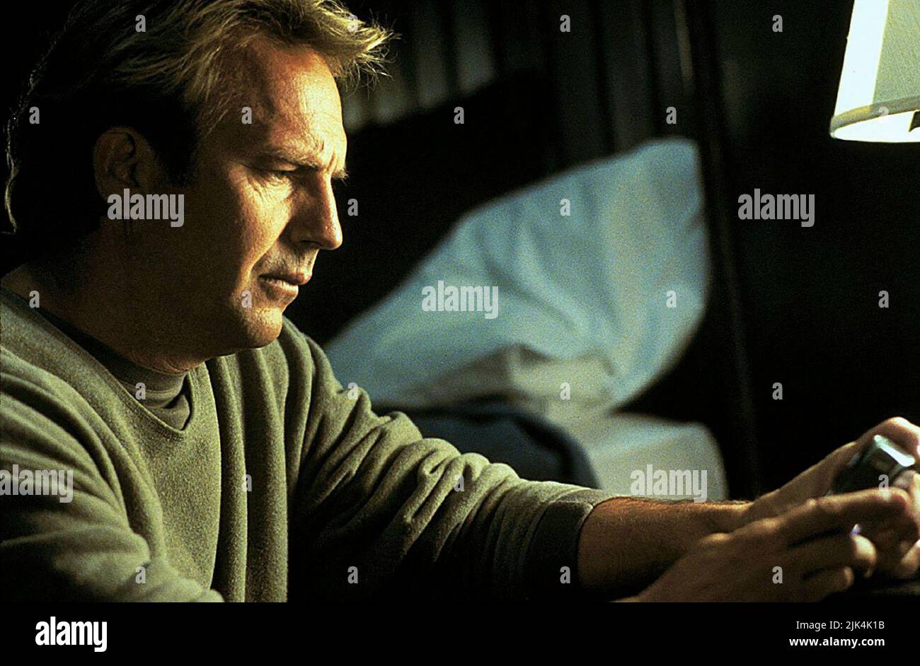 KEVIN COSTNER, DRAGONFLY, 2002 Stock Photo