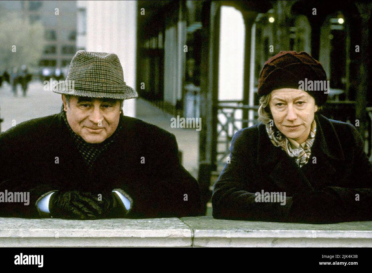 HOSKINS,MIRREN, LAST ORDERS, 2001 Stock Photo