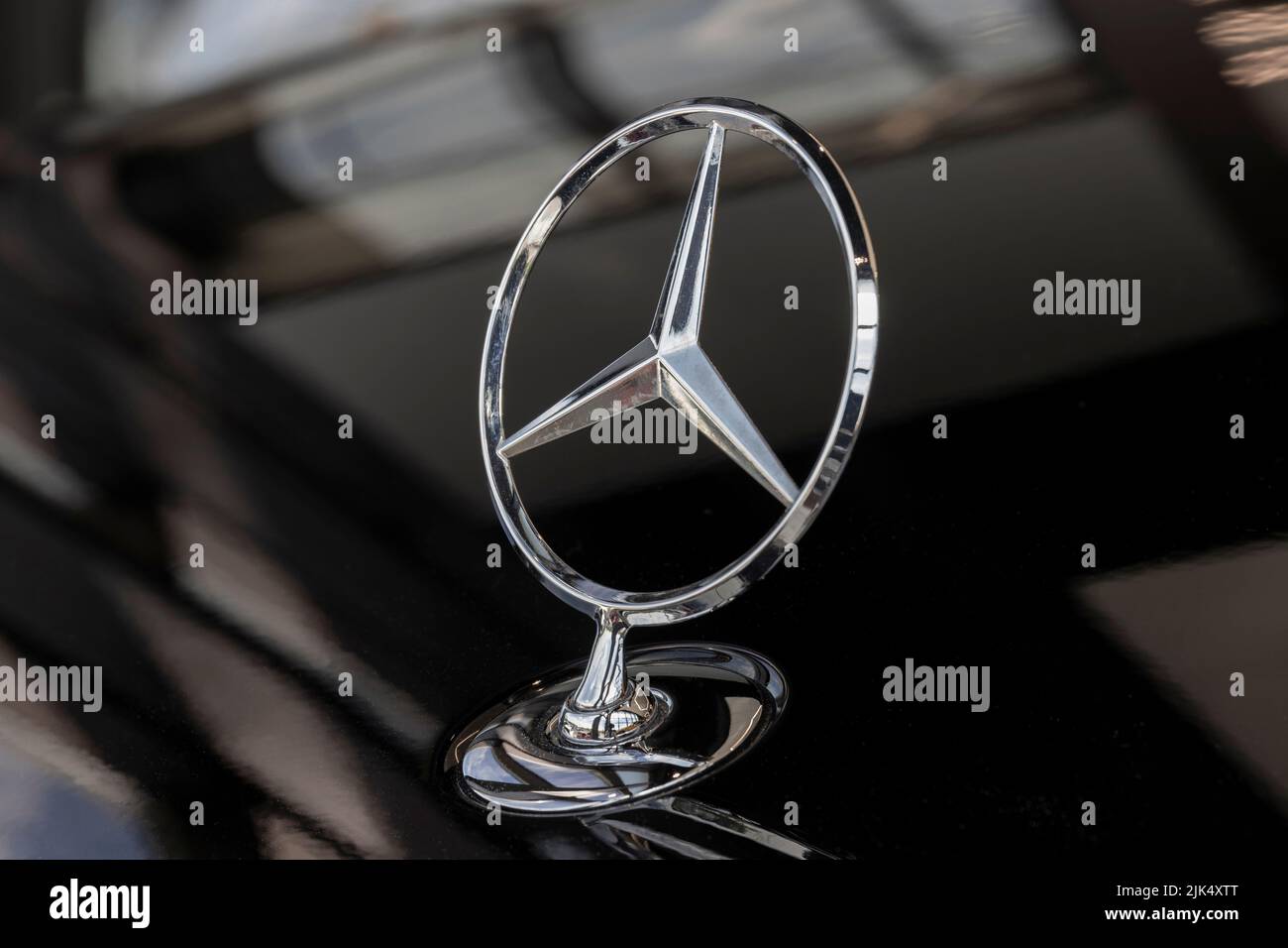 Indianapolis - Circa July 2022: Mercedes Benz Standing Star Hood Ornament. The origins of the Mercedes three-point star date to 1909. Stock Photo
