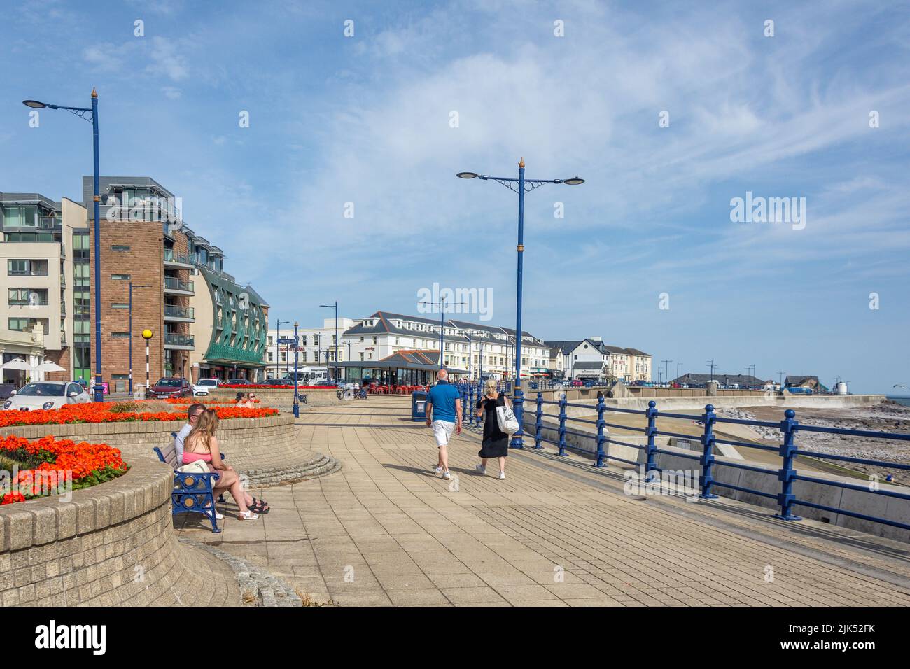Beach promenade, Esplanade, Porthcawl, Bridgend County Borough (Pen-y-bont), Wales (Cymru), United Kingdom Stock Photo