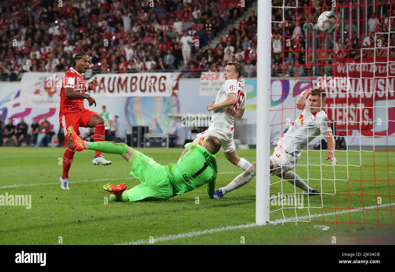 Leipzig, Deutschland. 30th July, 2022. firo : 30.07.2022, football, soccer, 1st league, 1st Bundesliga, season 2022/2023, Supercup final RB Leipzig - FCB FC Bayern Munich, Munich goal to 4:1 by Serge Gnabry versus Peter Gulacsi Credit: dpa/Alamy Live News Stock Photo