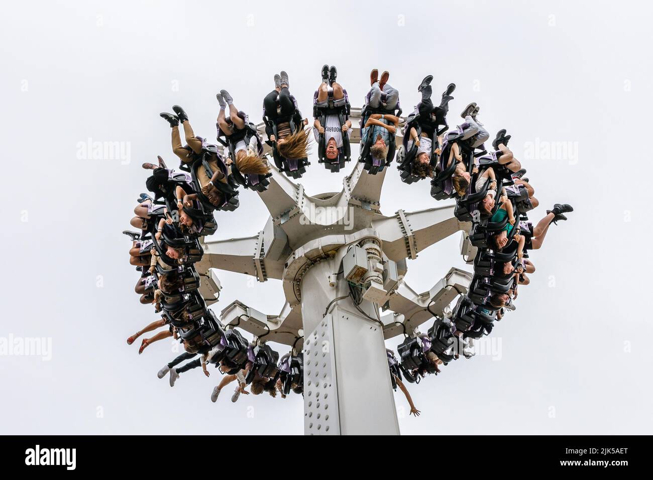 Vertical Rides Inverts People Theme park pendulum hi-res stock photography and images - Alamy
