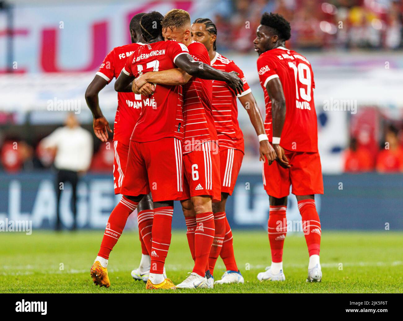 Leipzig, Deutschland. 30th July, 2022. firo: 07/30/2022, football, soccer,  1st league, 1st Bundesliga, season 2022/2023, Supercup final award  ceremony, winner, jubilation, team, team on podium with trophy, Manuel  Neuer (FC Bayern Munich)