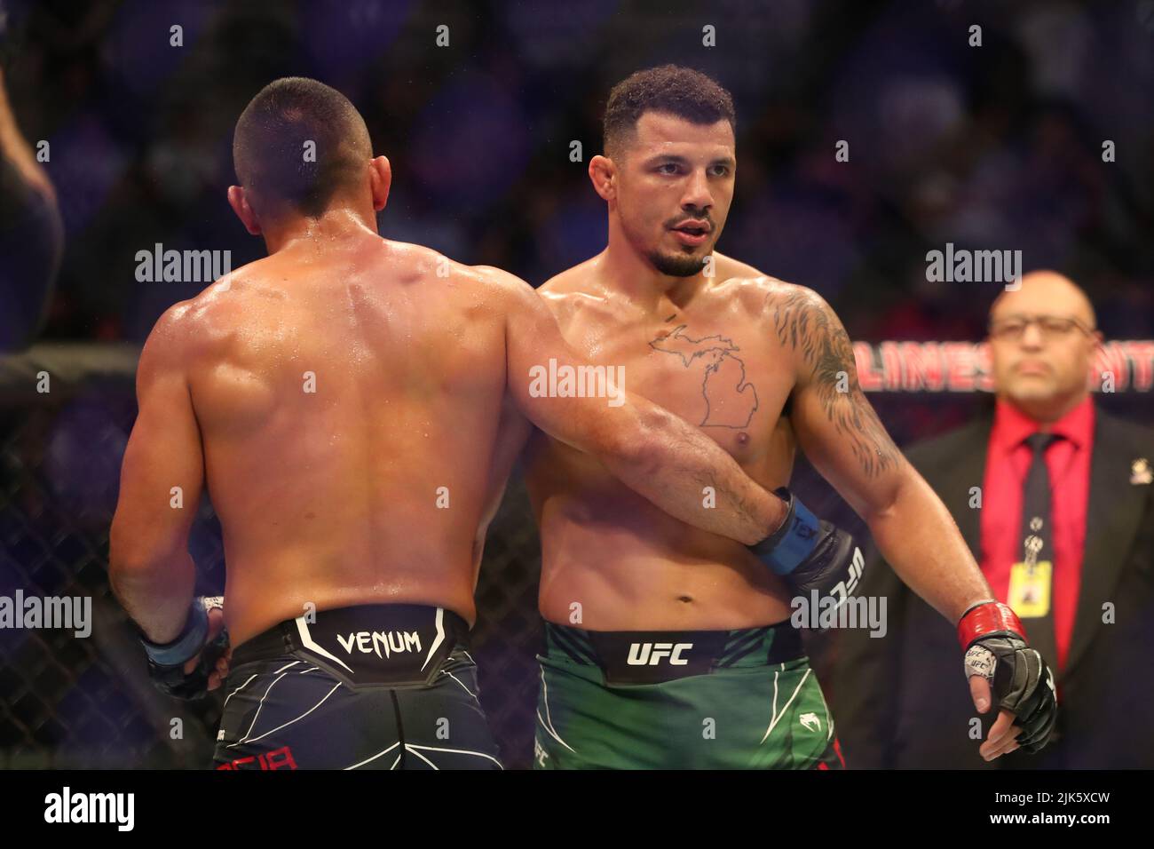 DALLAS, TX - JULY 30: (R-L) Drakkar Klose and Rafa Garcia after their Lightweight bout during the UFC 277 event at American Airlines Center on July 30, 2022, in Dallas, Texas, United States. (Photo by Alejandro Salazar/PxImages) Credit: Px Images/Alamy Live News Stock Photo