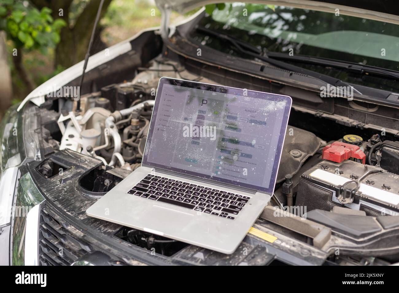 Notebook man repairing hi-res stock photography and images - Alamy