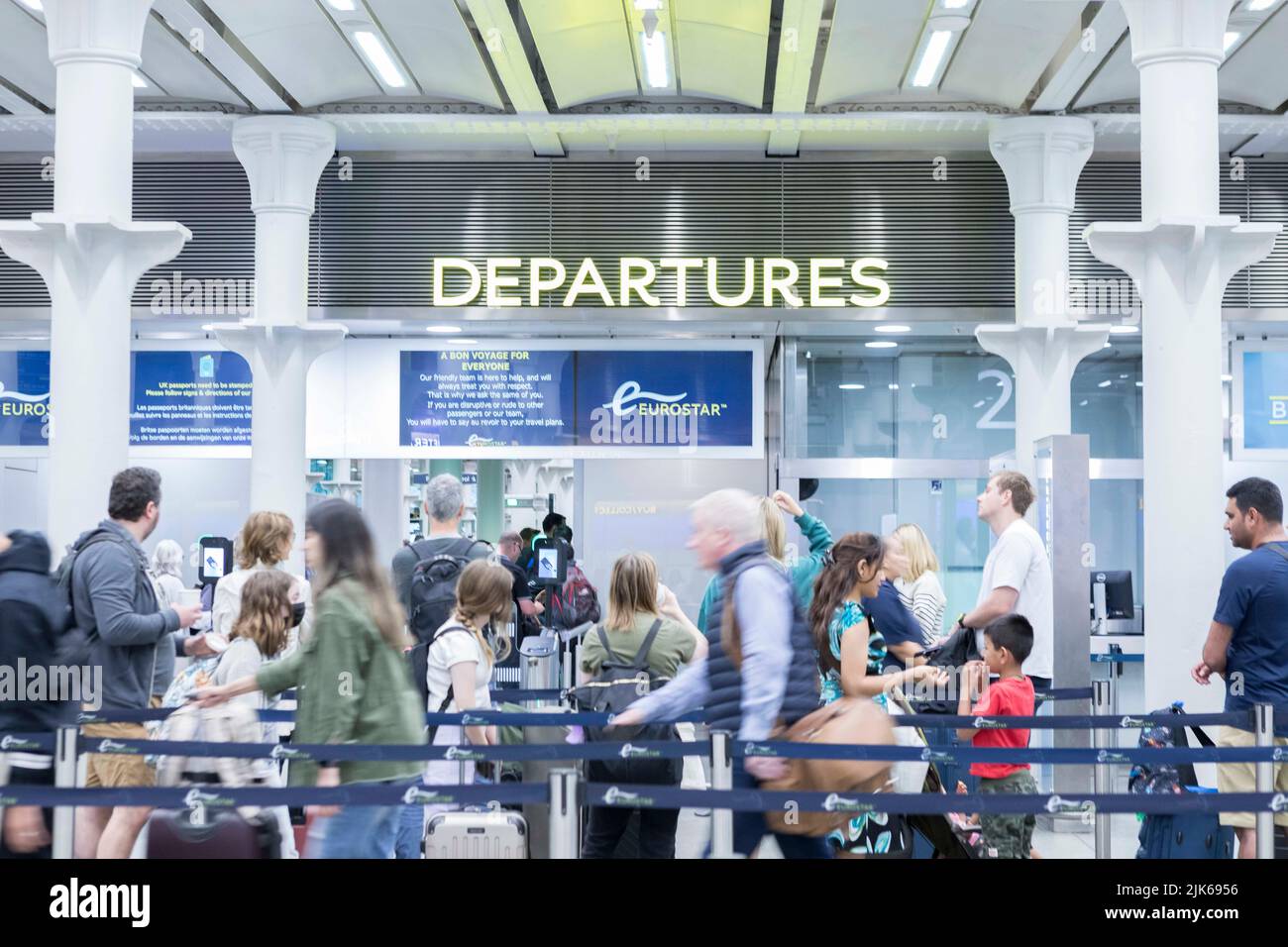 King’s Cross St. Pancras is seen to be busy this morning. Long queues form at the departure gate for Eurostar.  Image shot on 26th July 2022.  © Belin Stock Photo
