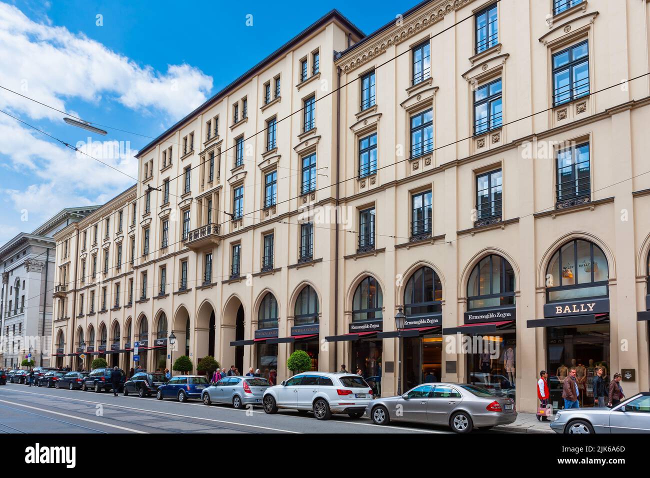 Munich shopping mall hi-res stock photography and images - Alamy