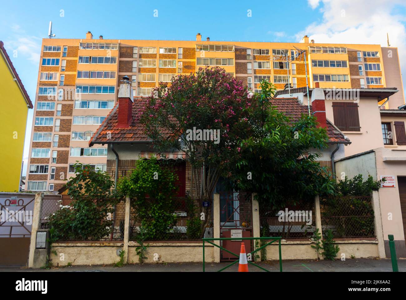 Malakoff, FRANCE, Paris Suburbs, Modern Architecture, Housing, Public