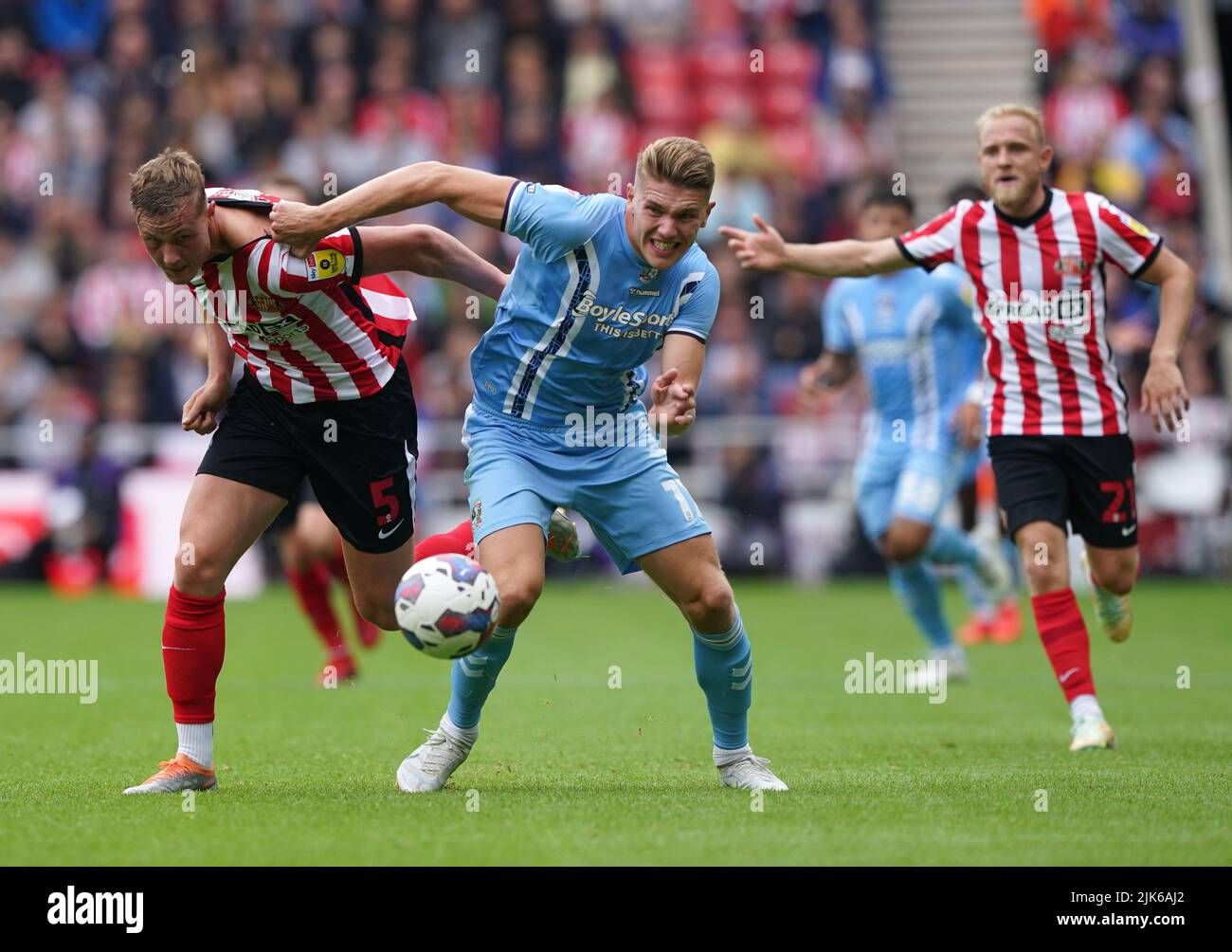 Sunderland's Daniel Ballard (left) and Coventry City's Viktor Gyokeres battle for the ball during the Sky Bet Championship match at the Stadium of Light, Sunderland. Picture date: Sunday July 31, 2022. Stock Photo