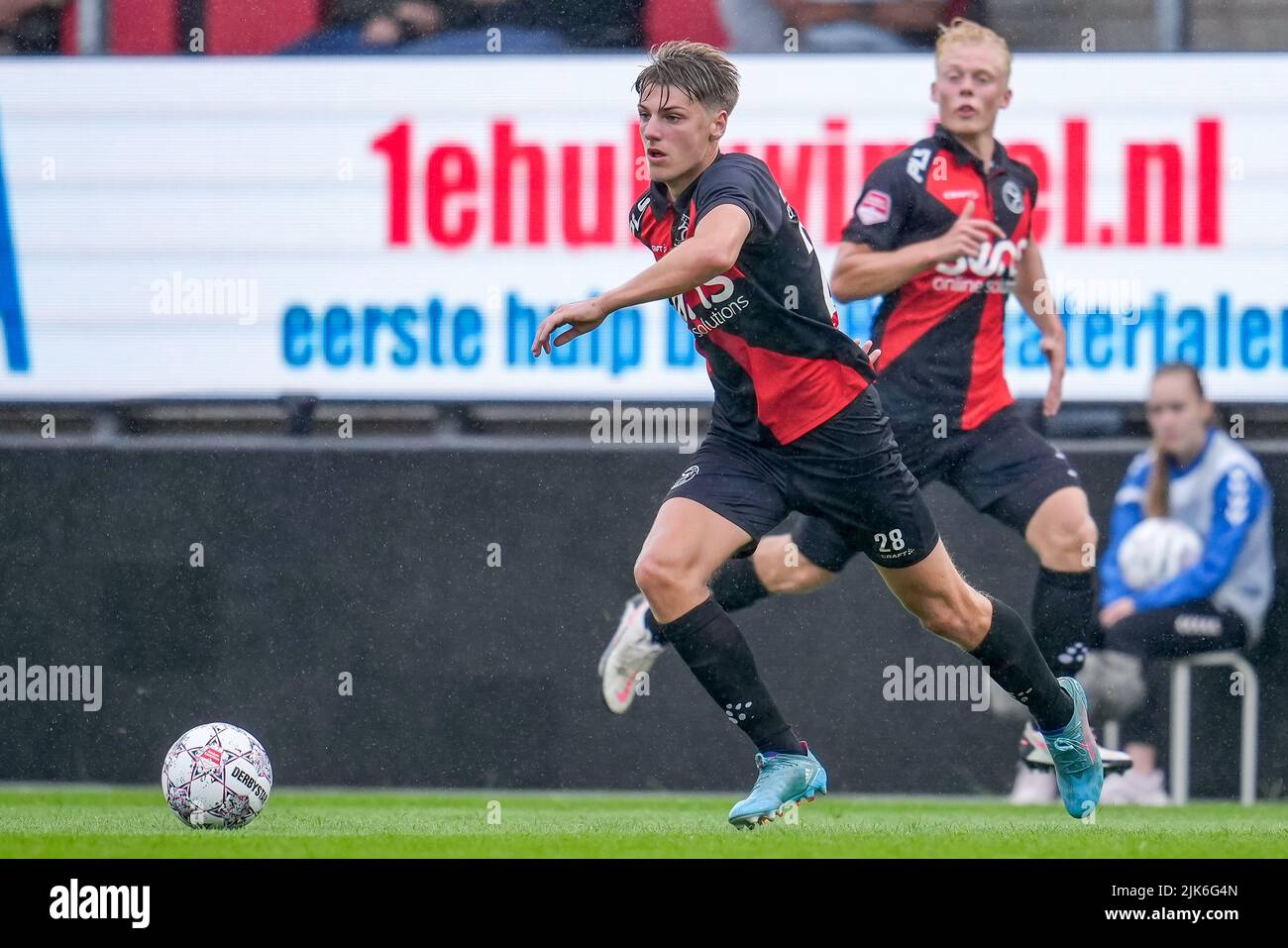 De nieuwe Erima voetballen staan online. ⚽️🏃🏽\u200d♀️Ontwikkeld voor de eisen  die verschillende ondergronden en speelklasse aan de ballen stellen.  Wedstrijd ballen, trainingsballen, voor verenigingen, scholen of thuis.  Alle ballen hebben een minimale, image size:1300x957