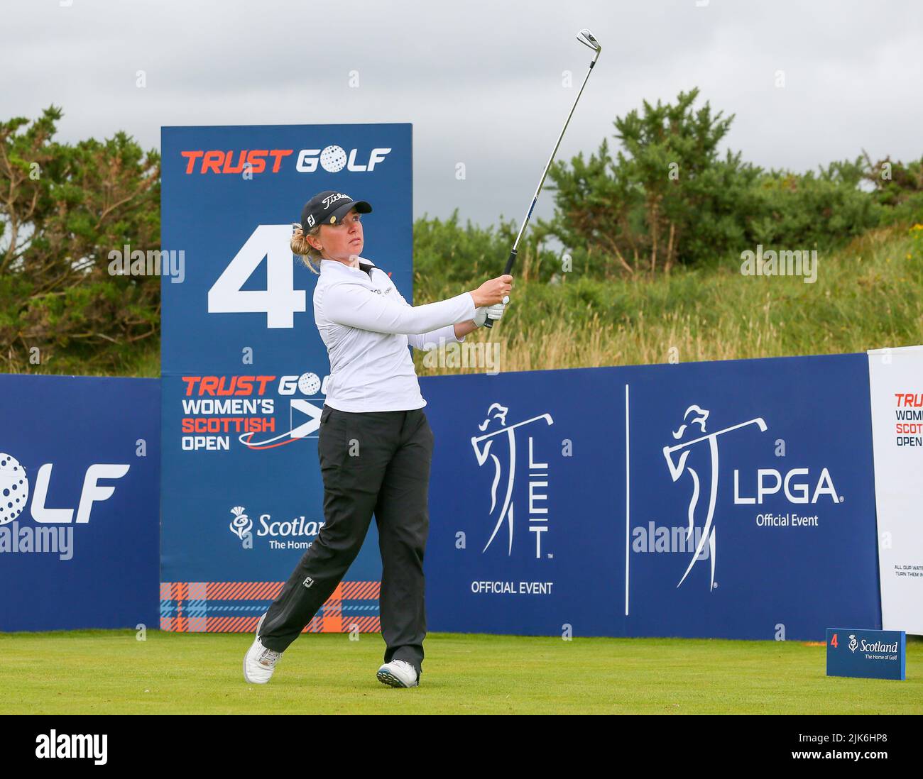 Irvine, UK. 31st July, 2022. On the final day of the Trust Golf Women's Scottish Golf at Dundonald Links Golf Course, Irvine, Ayrshire, UK, the top 12 players are separated by only 4 strokes. The players are playing for a total purse of $2,000,000 and the prestigious trophy. Bronte Law on the 4th tee. Credit: Findlay/Alamy Live News Stock Photo