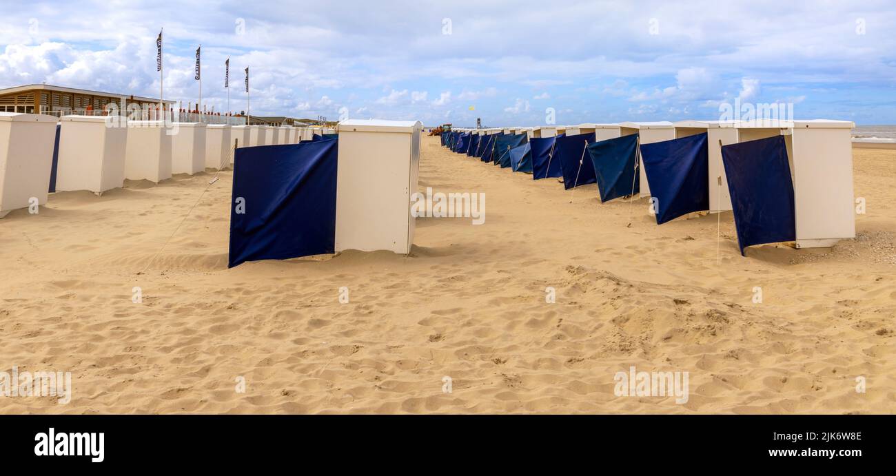 Summer atmosphere along the North Sea: Cabins for hire on the beach in Katwijk, South Holland, The Netherlands. Stock Photo