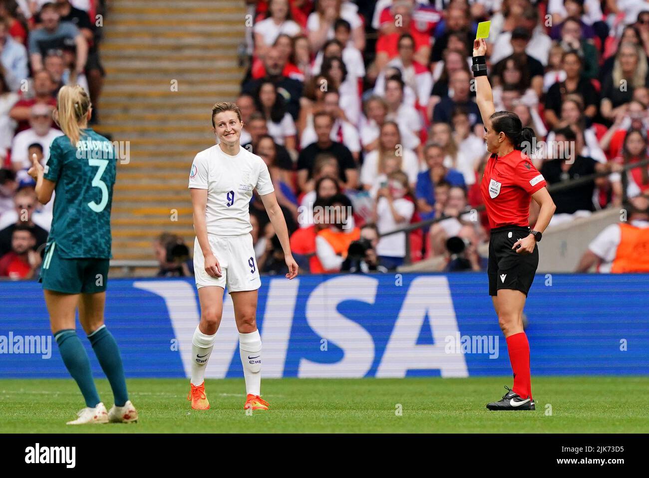 England's Ellen White (centre) is shown a yellow card by referee Kateryna Monzul during the UEFA Women's Euro 2022 final at Wembley Stadium, London. Picture date: Sunday July 31, 2022. Stock Photo