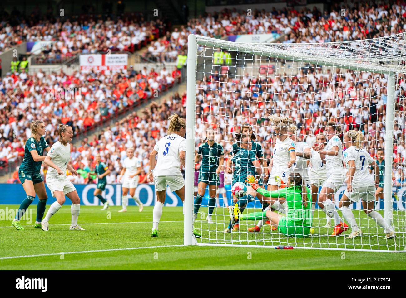 London, UK. 31st July, 2022. Mary Earps (1 England) just manages to clear the ball off the line during the UEFA Womens Euro 2022 Final match between England and Germany at the Wembley Stadium in London, England. (Foto: Sam Mallia/Sports Press Photo/C - ONE HOUR DEADLINE - ONLY ACTIVATE FTP IF IMAGES LESS THAN ONE HOUR OLD - Alamy) Credit: SPP Sport Press Photo. /Alamy Live News Stock Photo