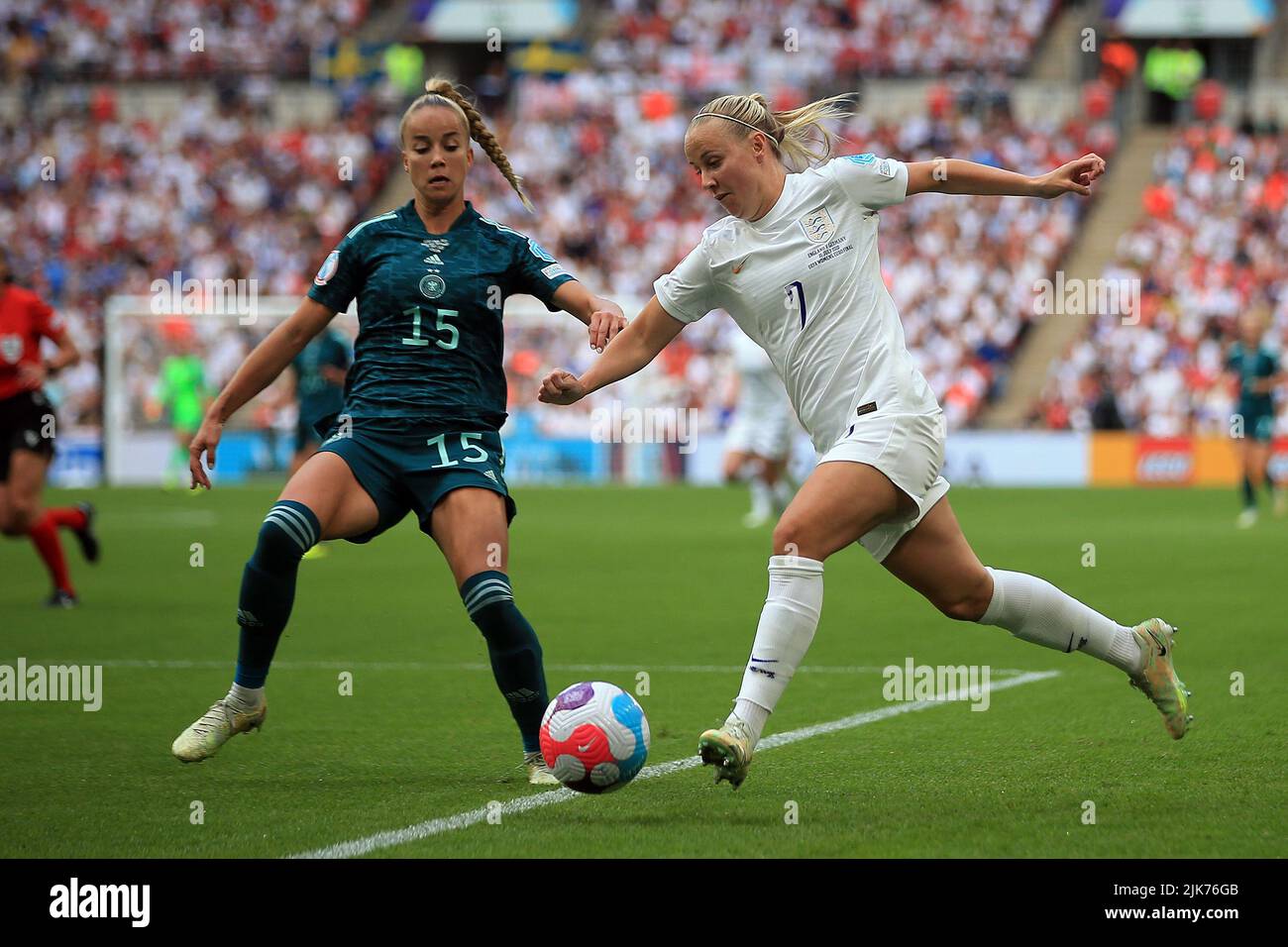 London, UK. 31st July, 2022. Beth Mead of England Women (R) in action with Giulia Gwinn of Germany Women (l). UEFA Women's Euro England 2022 Final, England women v Germany women at Wembley Stadium in London on Sunday 31st July 2022. this image may only be used for Editorial purposes. Editorial use only, license required for commercial use. No use in betting, games or a single club/league/player publications. pic by Steffan Bowen/Andrew Orchard sports photography/Alamy Live news Credit: Andrew Orchard sports photography/Alamy Live News Stock Photo