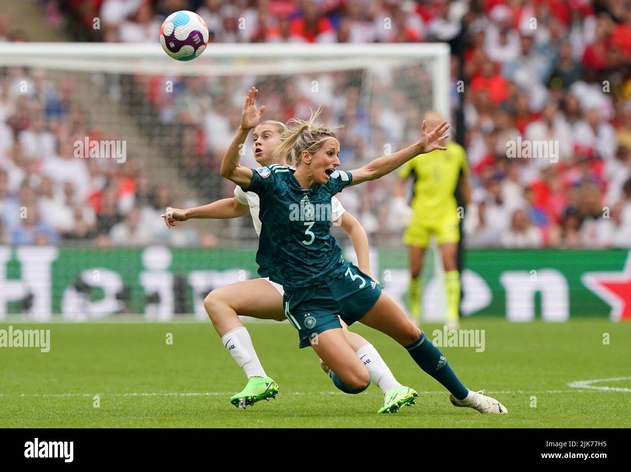 England's Alessia Russo (left) and Germany's Kathrin-Julia Hendrich battle for the ball during the UEFA Women's Euro 2022 final at Wembley Stadium, London. Picture date: Sunday July 31, 2022. Stock Photo