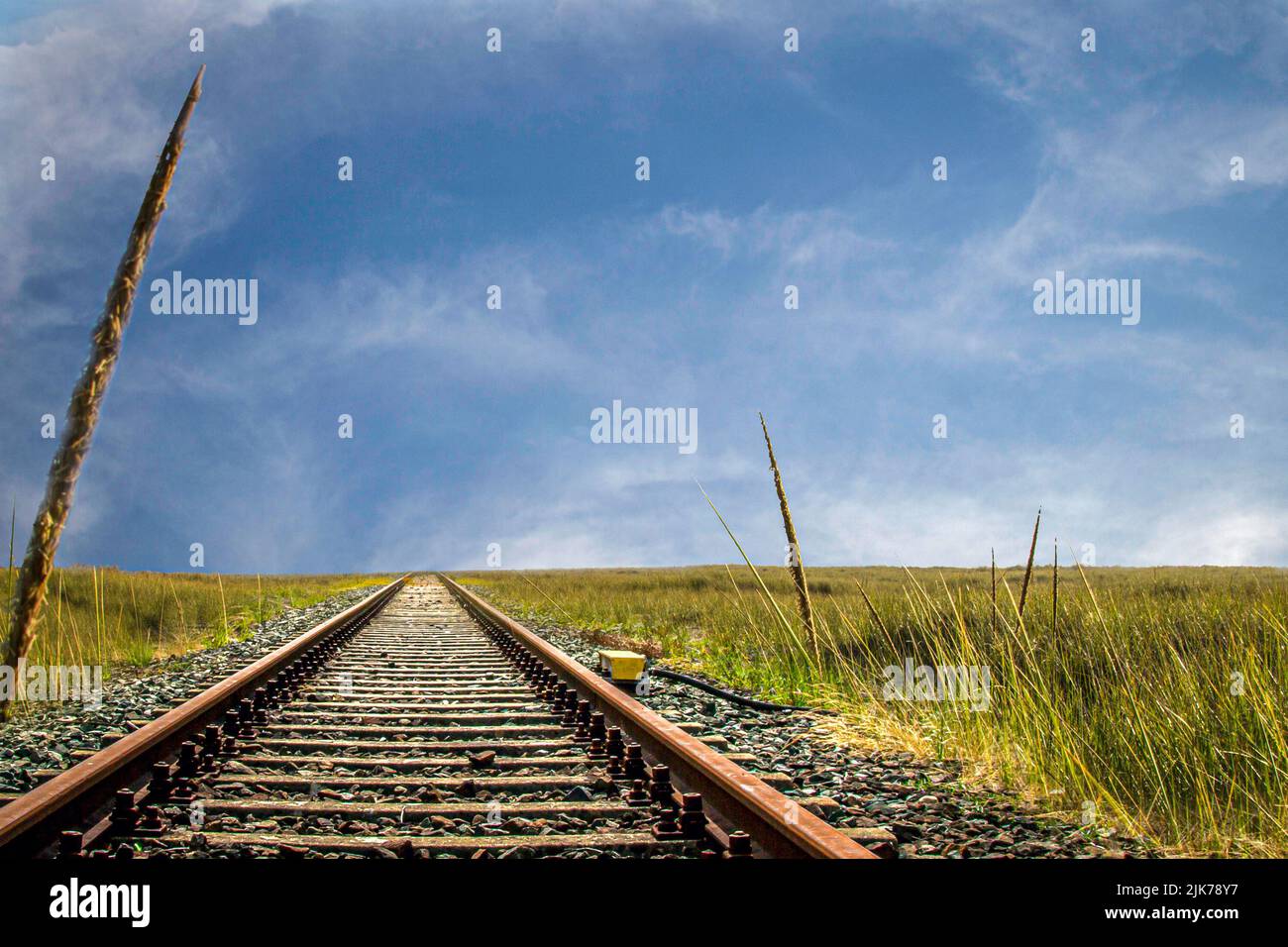 Rusty old train tracks hi-res stock photography and images - Alamy