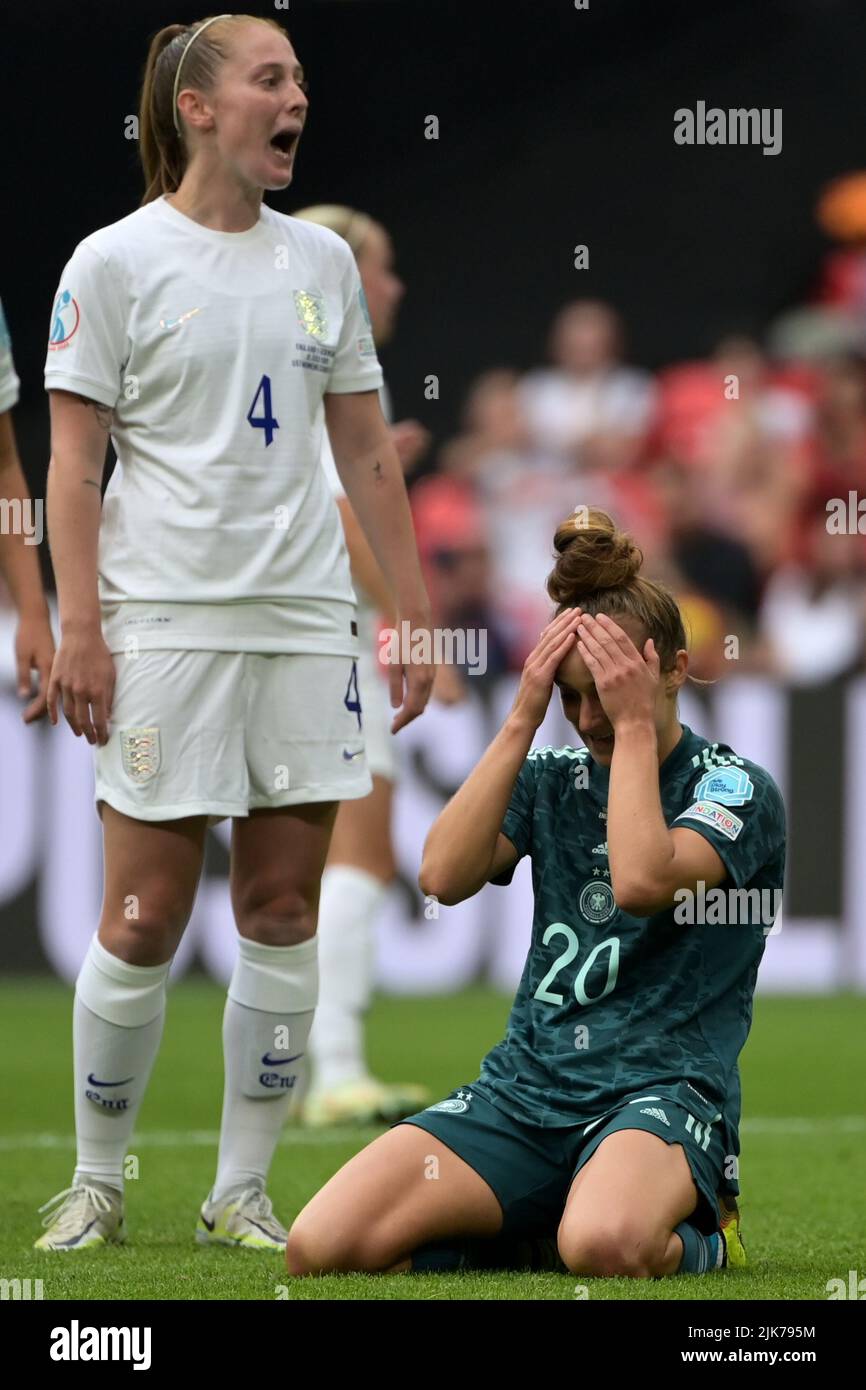 London, UK. 31st July, 2022. Soccer, Women, Euro 2022, England - Germany, Final, Wembley Stadium: Germany's Lina Magull after a duel with England's Keira Walsh. Credit: Sebastian Christoph Gollnow/dpa/Alamy Live News Stock Photo