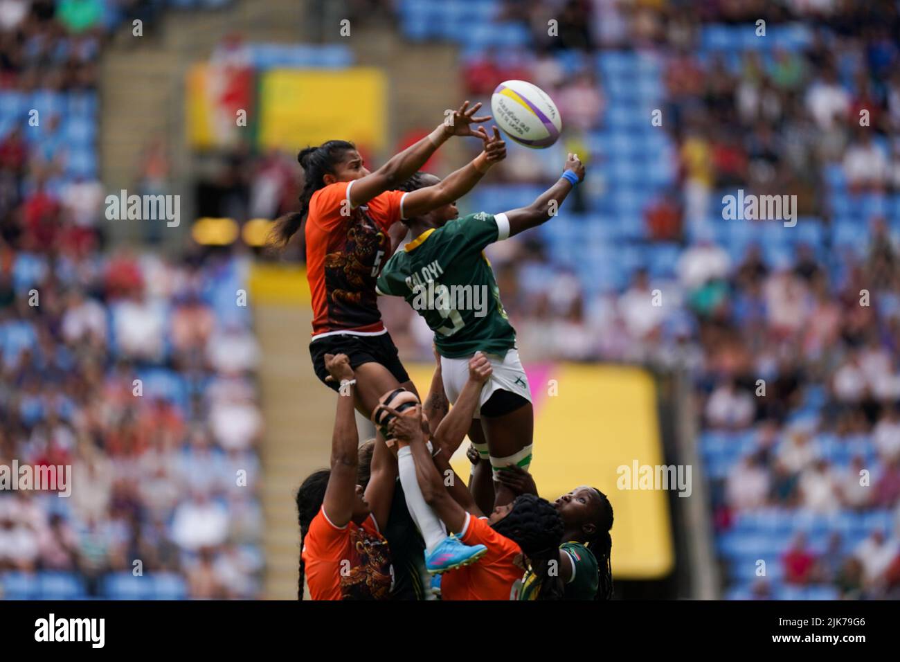The players contest a line out during South Africa against Sri Lanka in the women's playoff for 7th, at Coventry Stadium on day three of the 2022 Commonwealth Games. Picture date: Sunday July 31, 2022. Stock Photo