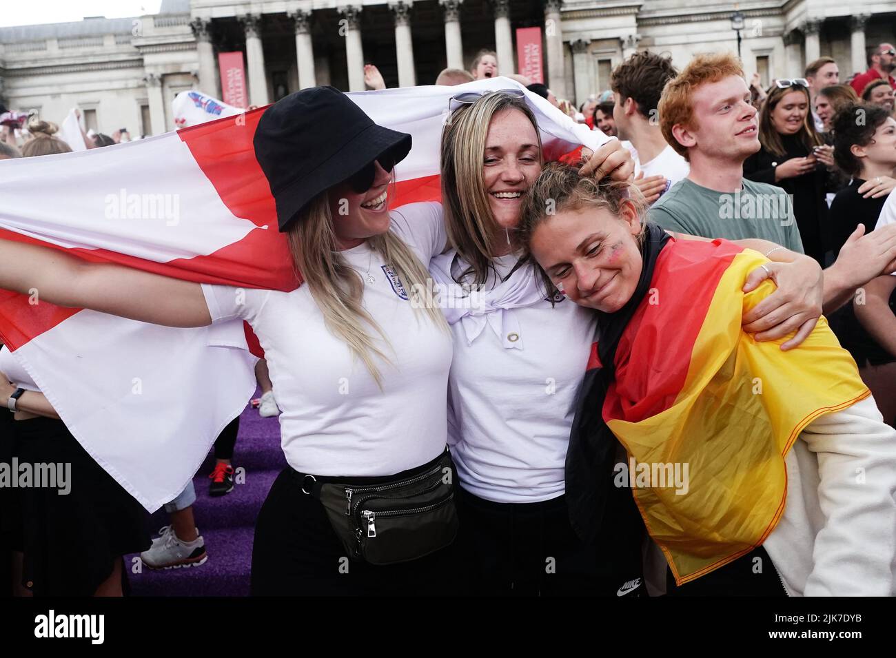 Fans celebrate the final whistle in Trafalgar Square, London, watch screening of the UEFA Women's Euro 2022 final held at Wembley Stadium, London. Picture date: Sunday July 31, 2022. Stock Photo