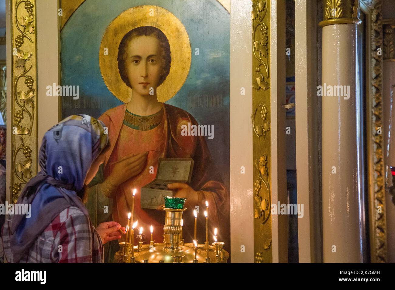 People inside christ resurrection hi-res stock photography and images ...