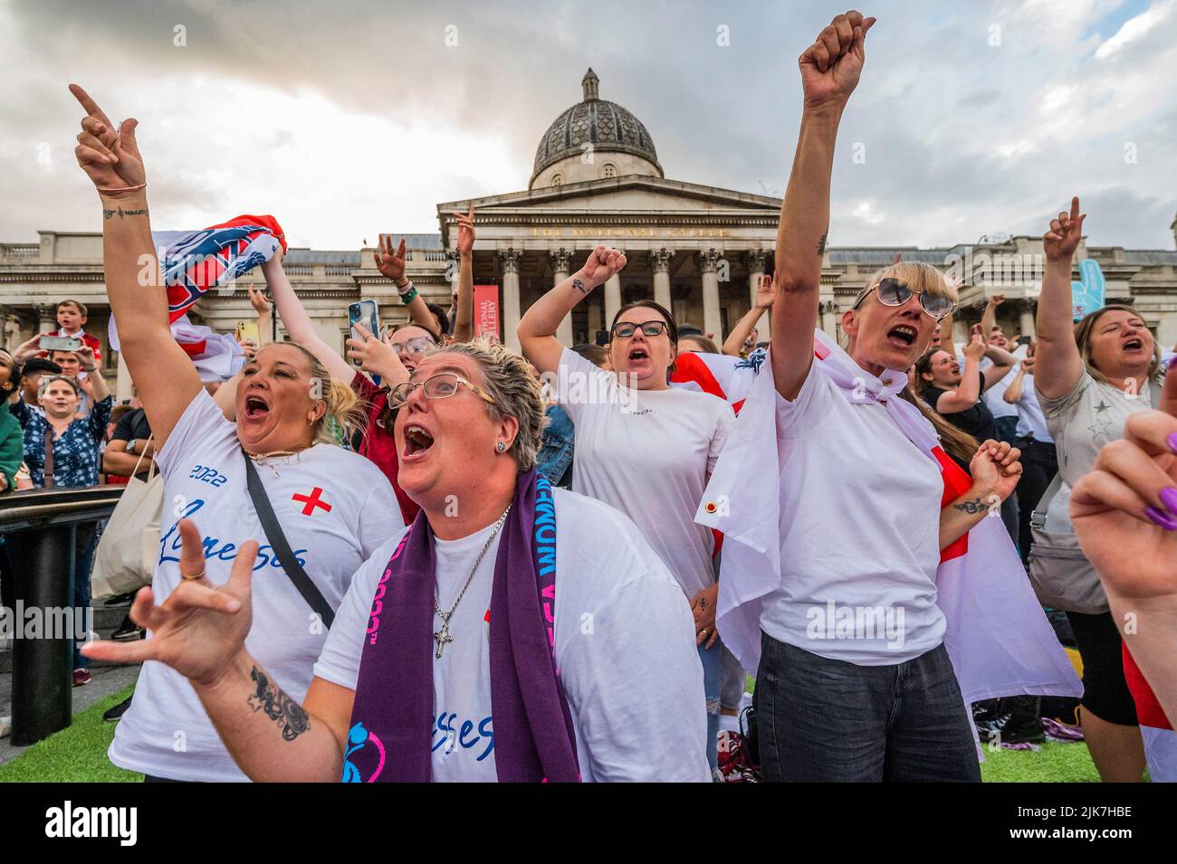 London, UK. 31st July, 2022. Singing sweet Caroline at the final whistle England win 2-1 - England v Germany UEFA Women's EURO 2022 final match fanzone in Trafalgar Square. Organised by the Mayor of London Sadiq Khan, and tournament organisers. It offered free access for up to 7,000 supporters. Credit: Guy Bell/Alamy Live News Stock Photo