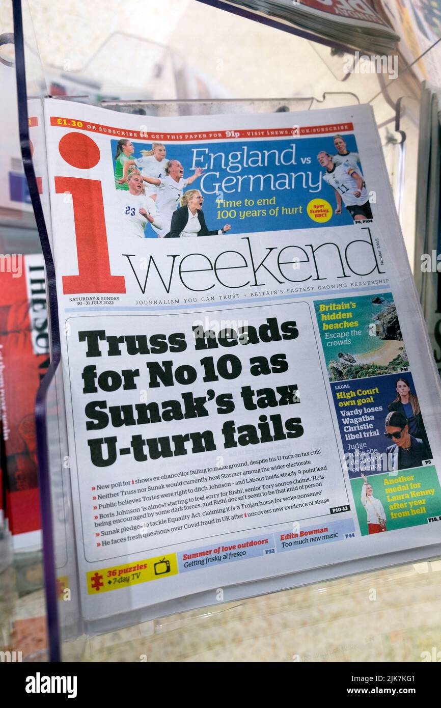 Liz 'Truss heads for No 10 as Rishi Sunak 's tax U-turn fails' i newspaper headline leadership contest British politics 31 July 2022 London England UK Stock Photo