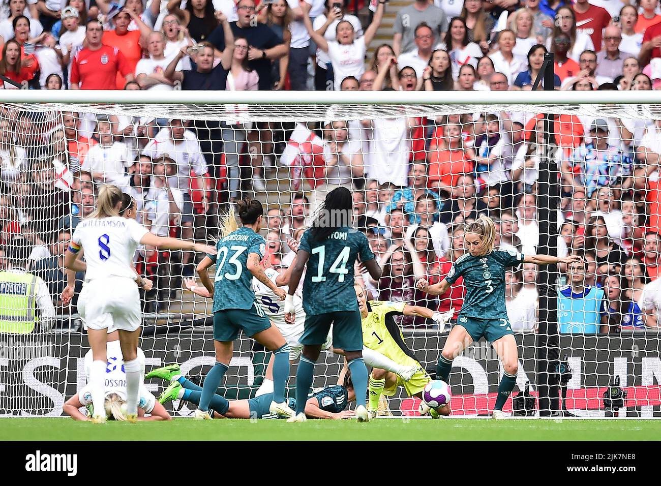 London, UK. 31st July, 2022. Chloe Kelly of England Women (c) scores her teams 2nd goal. UEFA Women's Euro England 2022 Final, England women v Germany women at Wembley Stadium in London on Sunday 31st July 2022. this image may only be used for Editorial purposes. Editorial use only, license required for commercial use. No use in betting, games or a single club/league/player publications. pic by Steffan Bowen/Andrew Orchard sports photography/Alamy Live news Credit: Andrew Orchard sports photography/Alamy Live News Stock Photo