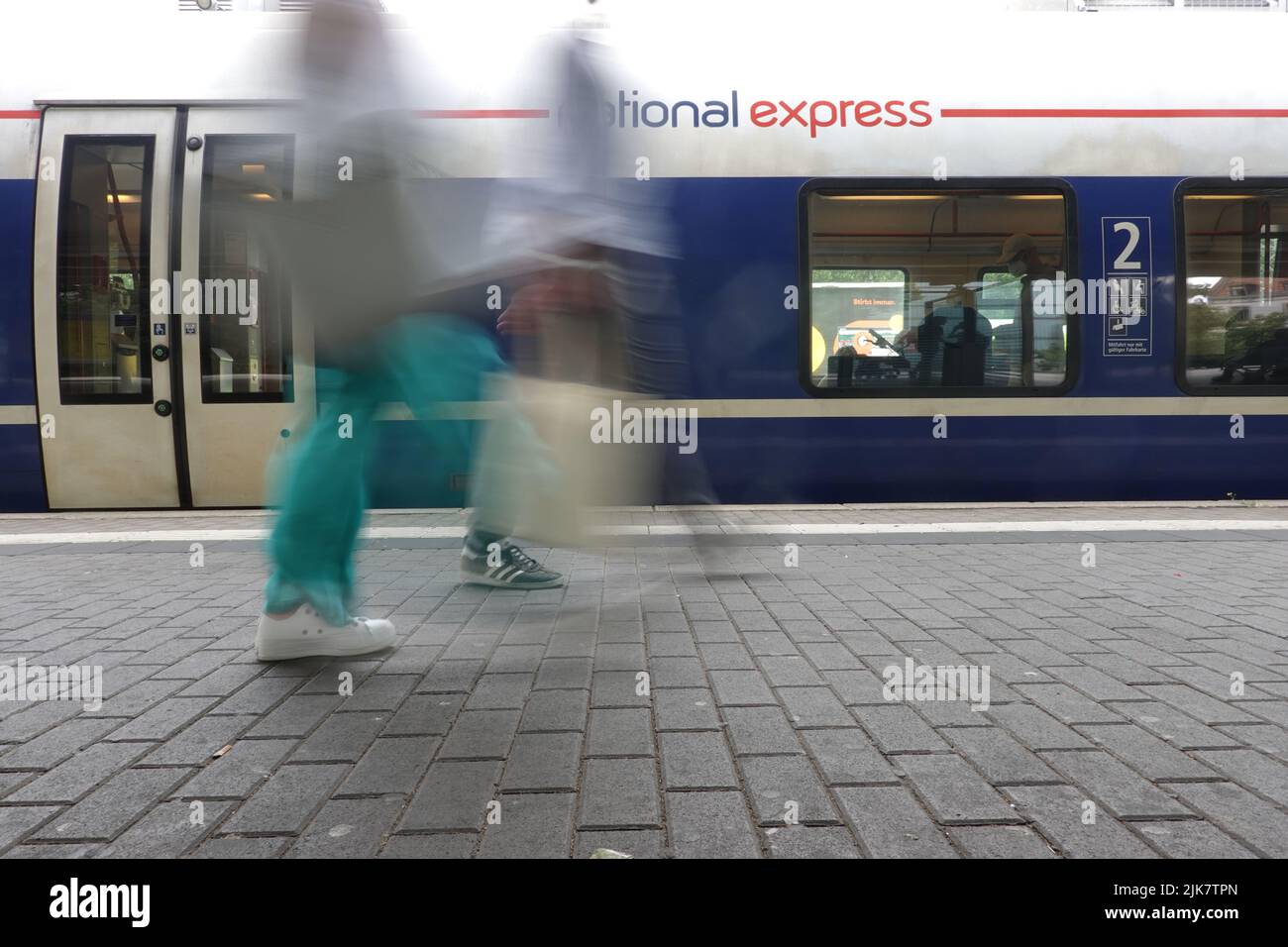 National Express-Zug am Bahnhof Köln-Süd, Nordrhein-Westfalen, Deutschland, Köln Stock Photo