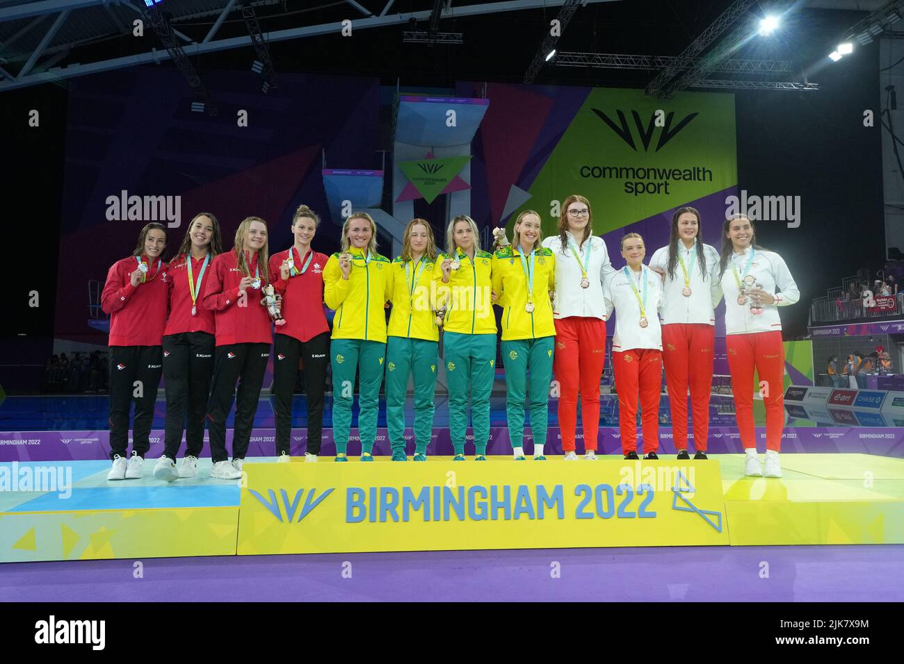 England’s Freya Colbert, Tamryn van Selm, Abbie Wood and Freya Anderson with their Bronze Medals, Canada’s Summer McIntosh, Ella Jansen, Mary-Sophie Harvey and Katerine Savard and Australia’s Madison Wilson, Kiah Melverton, Mollie O’Callaghan and Ariarne Titmus with their Gold Medals at Sandwell Aquatics Centre on day three of the 2022 Commonwealth Games in Birmingham. Picture date: Sunday July 31, 2022. Stock Photo