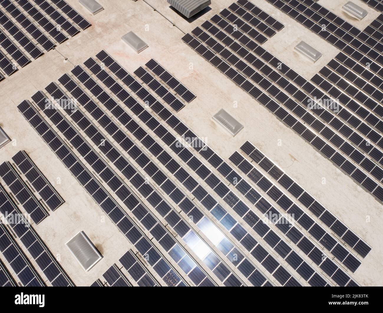 Solar panels roof warehouse hi-res stock photography and images - Alamy